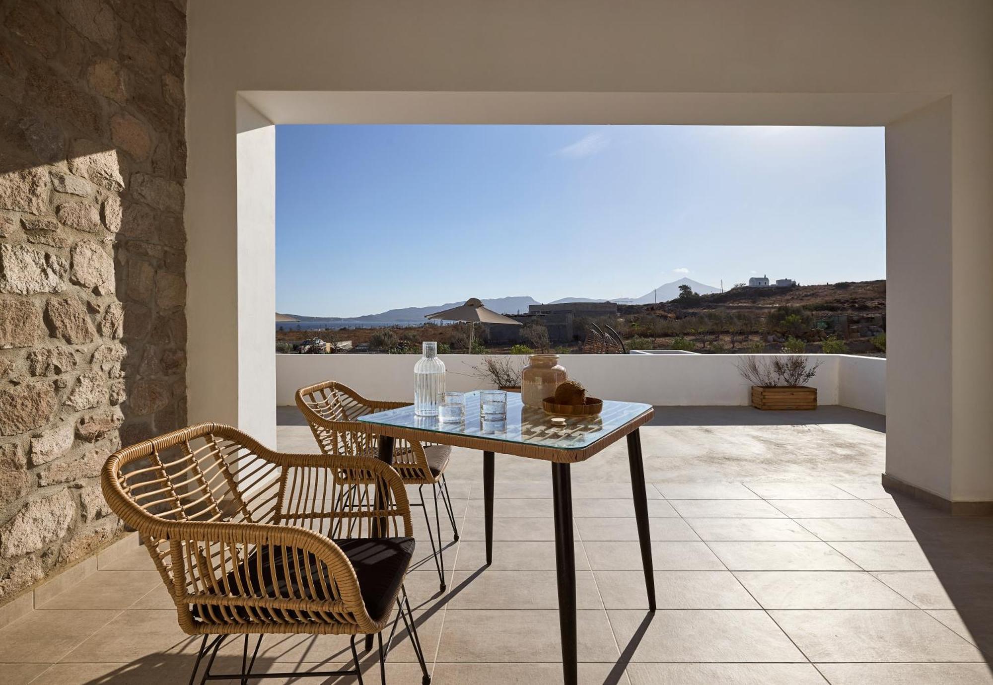 Kedros Milos Suites Adamantas  Zimmer foto