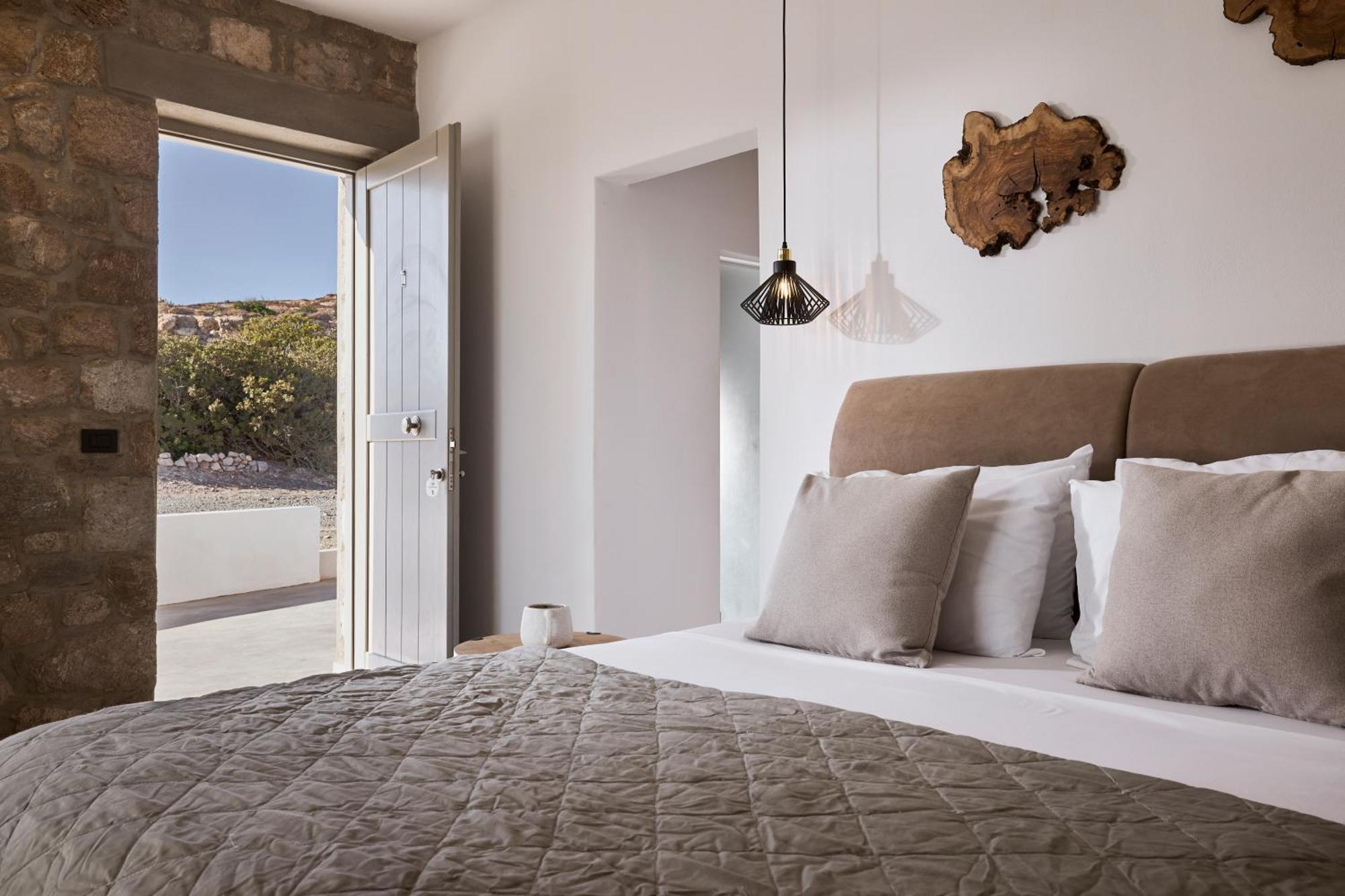 Kedros Milos Suites Adamantas  Zimmer foto