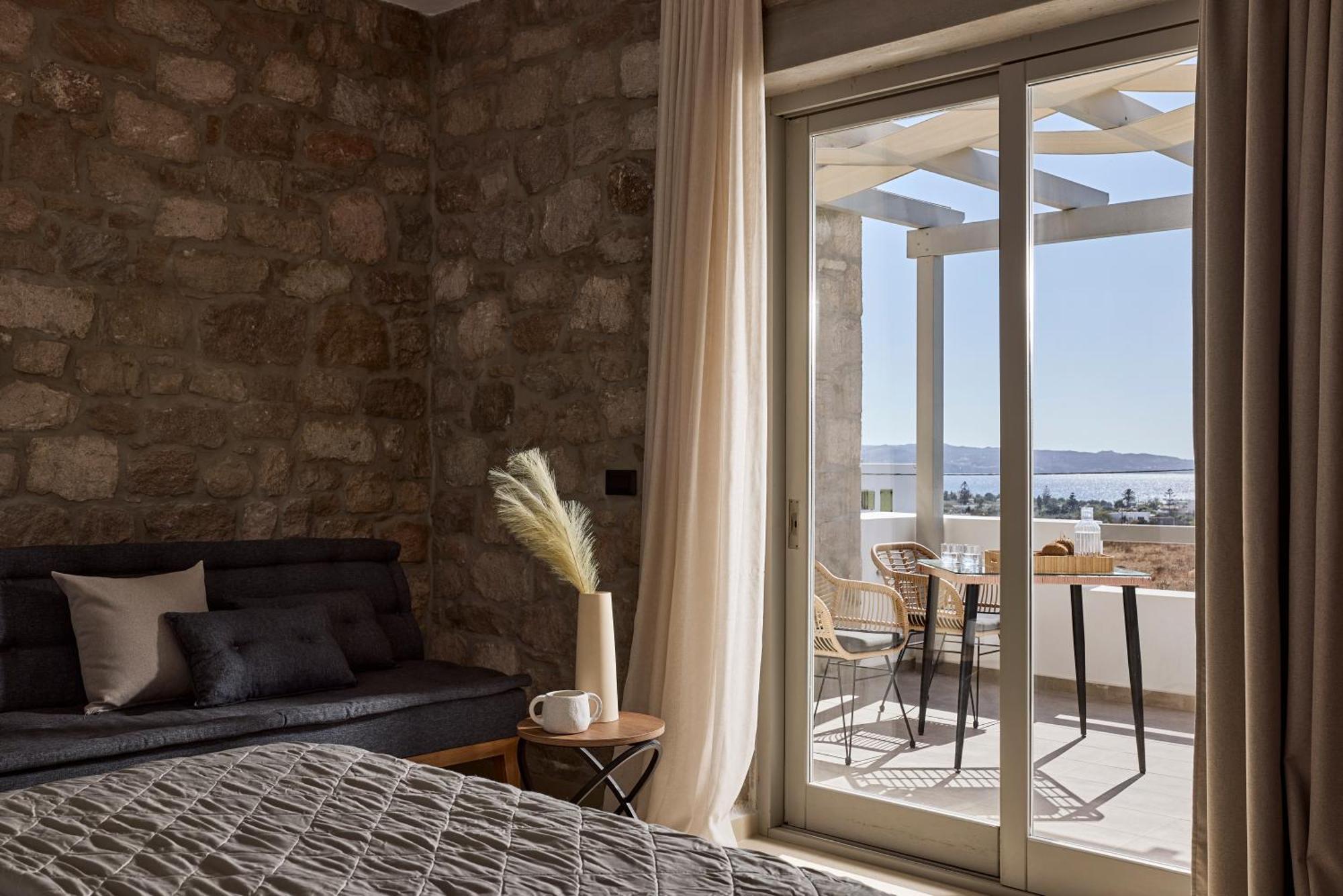 Kedros Milos Suites Adamantas  Zimmer foto