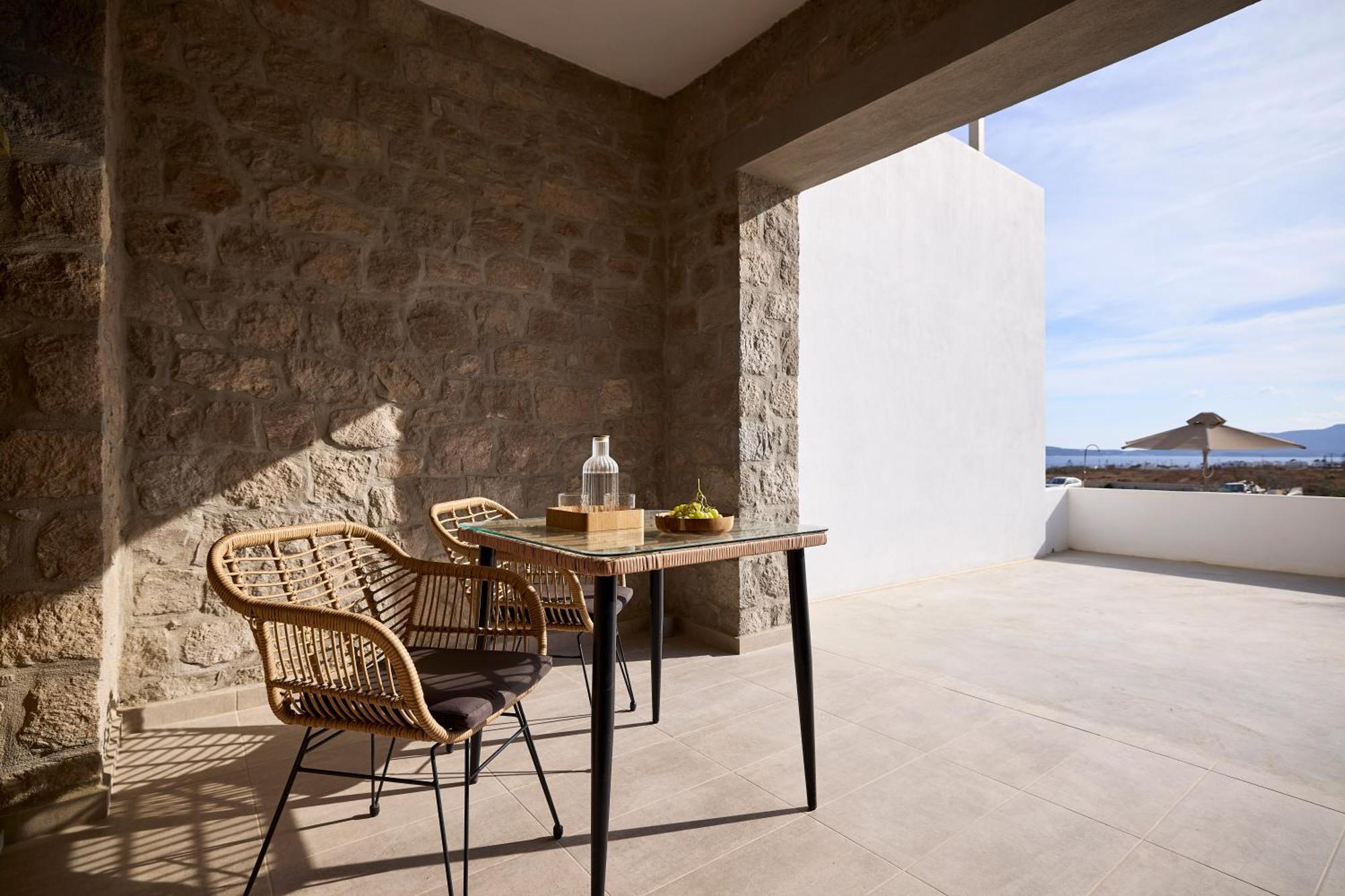 Kedros Milos Suites Adamantas  Zimmer foto