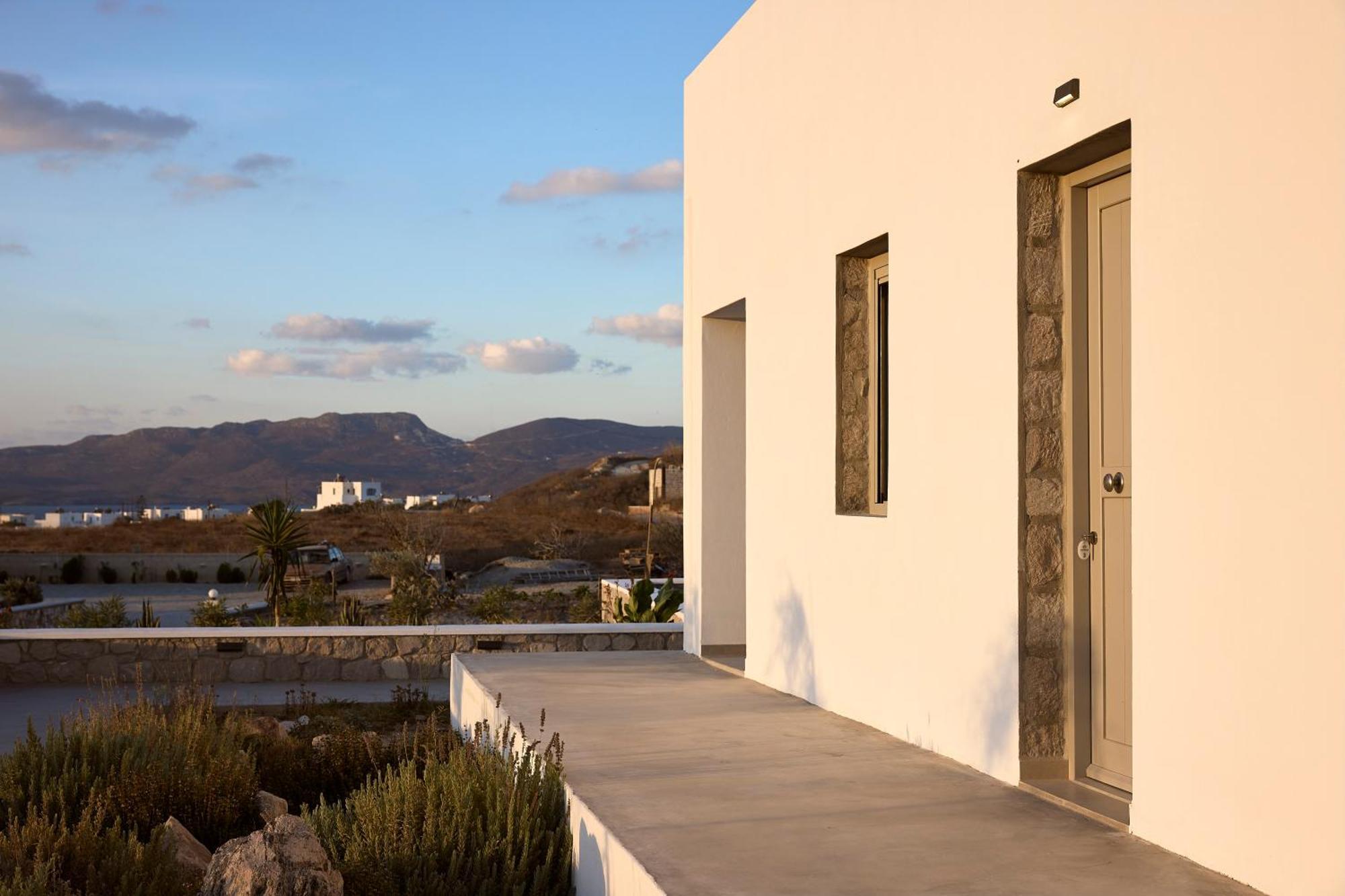 Kedros Milos Suites Adamantas  Zimmer foto