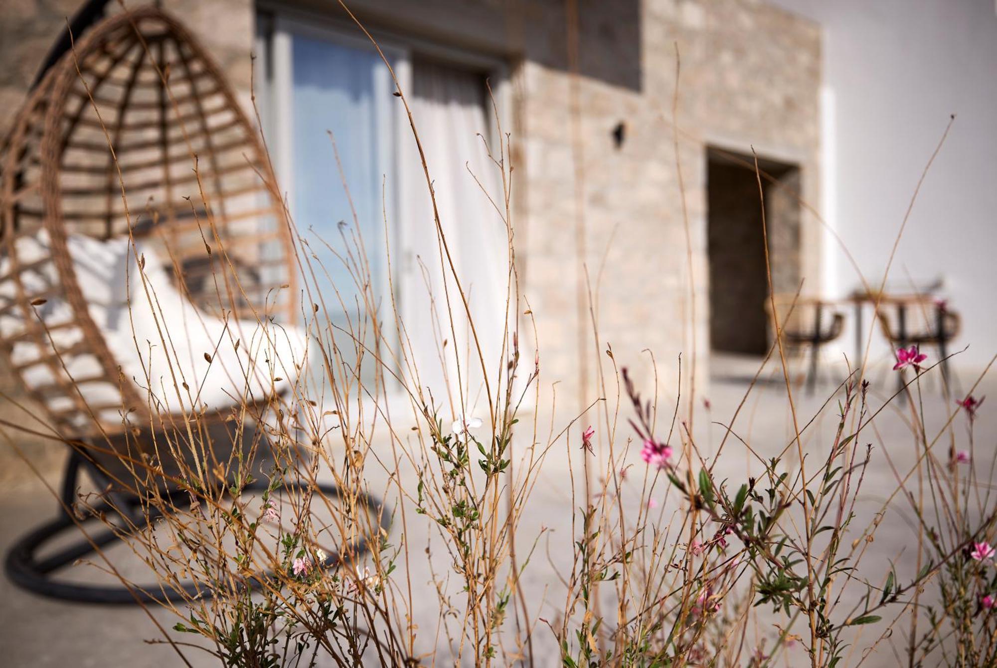 Kedros Milos Suites Adamantas  Zimmer foto