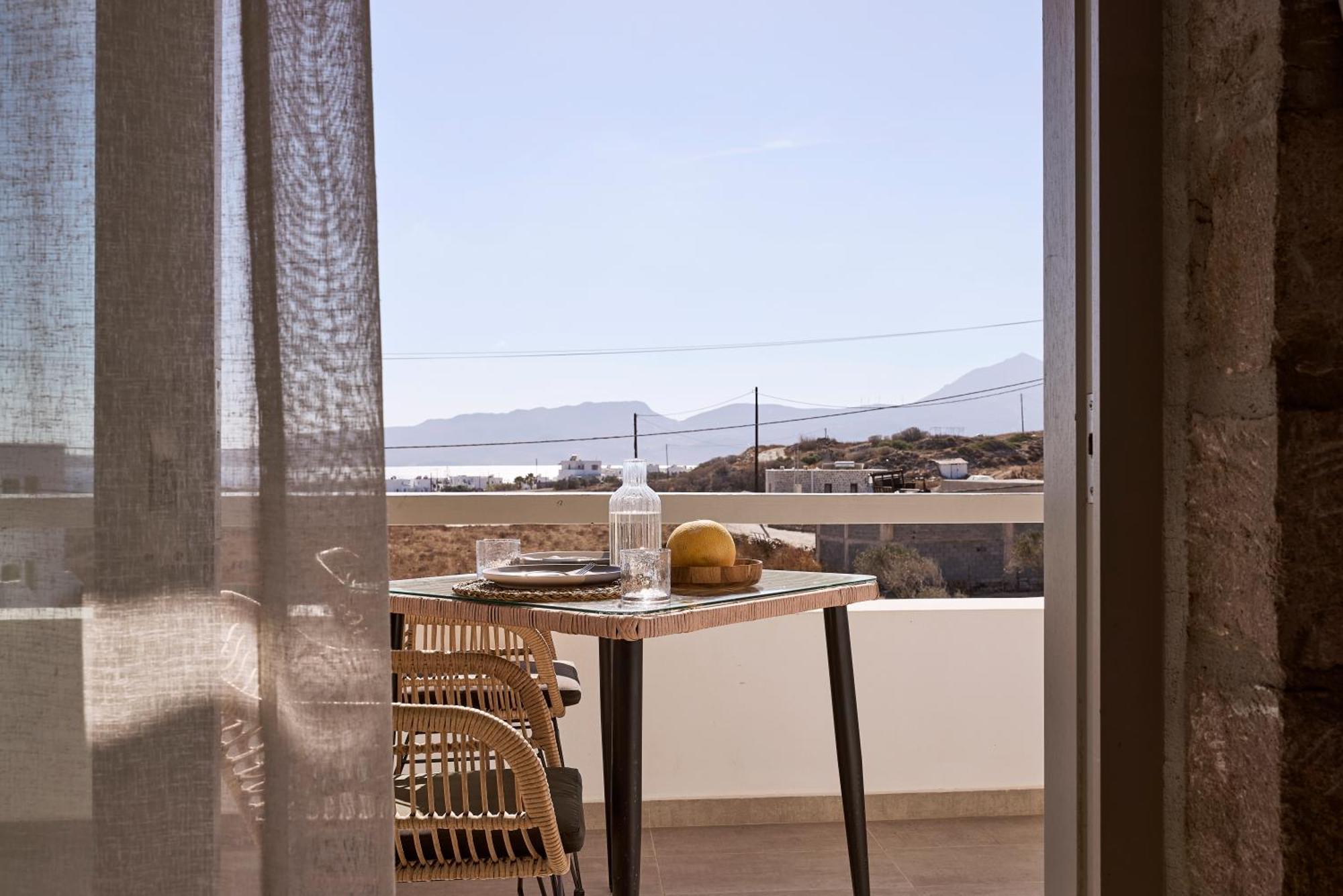 Kedros Milos Suites Adamantas  Exterior foto